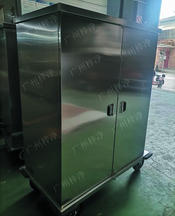 一次性物品電動轉運車采用304拉絲不銹鋼板面板厚度：≥1.2mm,表面作拉絲亞光處理。